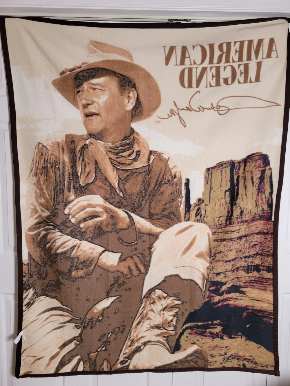 John Wayne - American Legend Decorative Tin and Throw